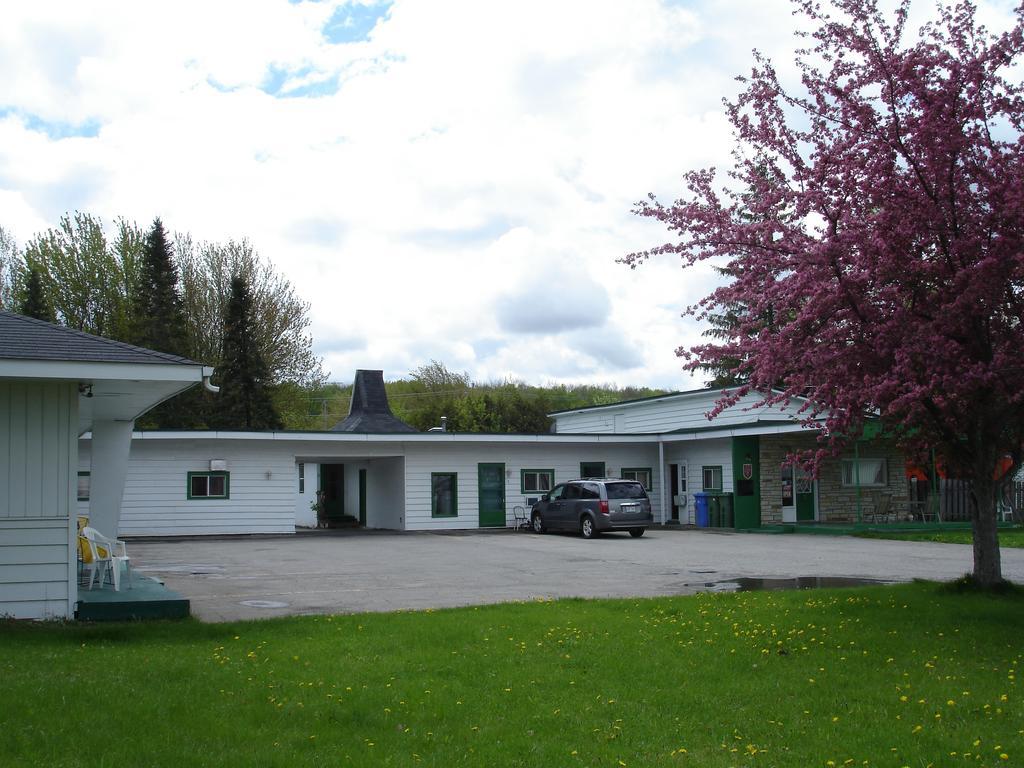 Motel Belair Rigaud Εξωτερικό φωτογραφία