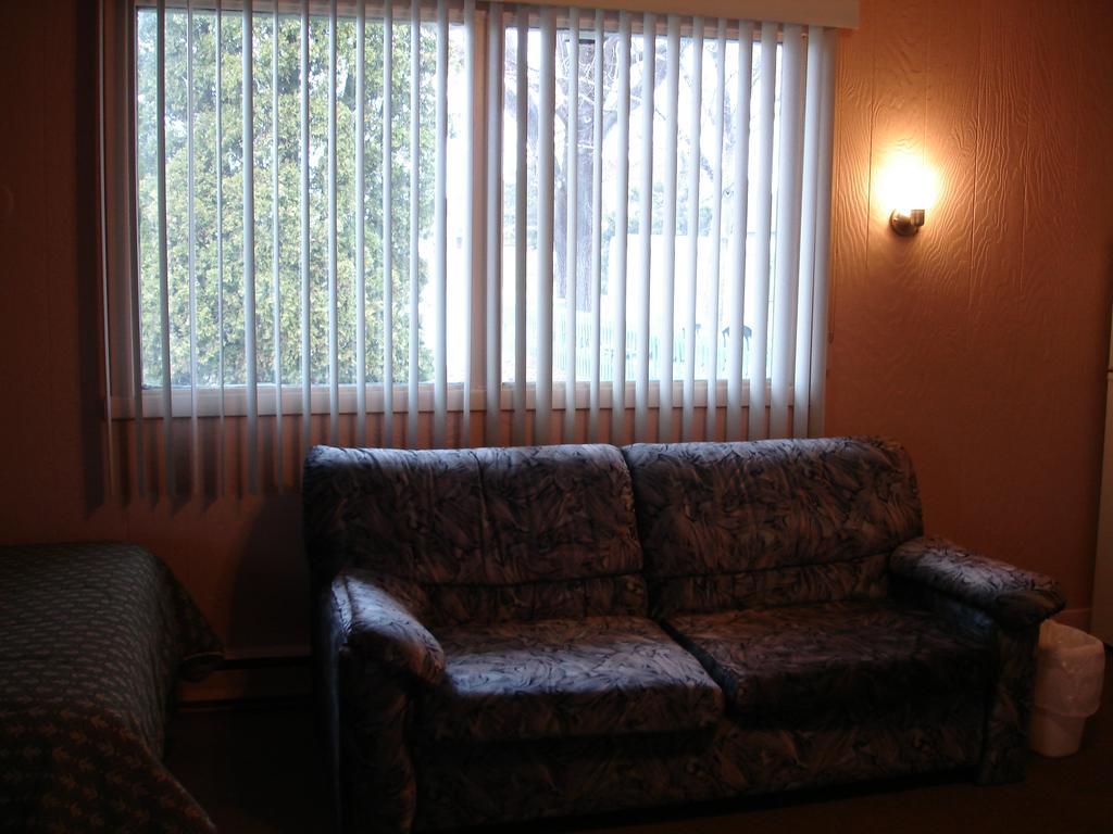 Motel Belair Rigaud Δωμάτιο φωτογραφία