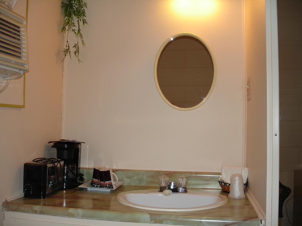 Motel Belair Rigaud Δωμάτιο φωτογραφία
