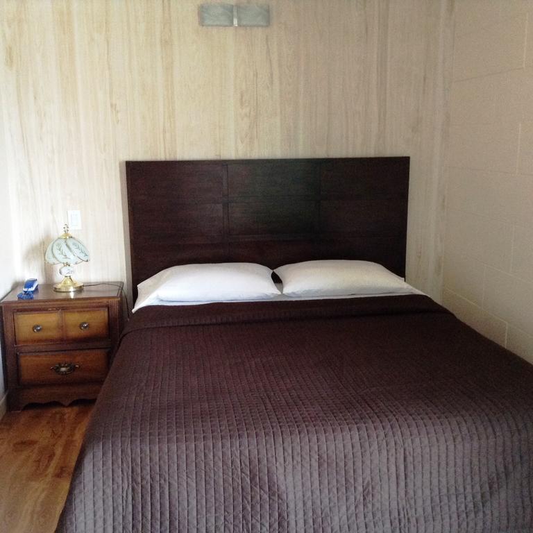 Motel Belair Rigaud Δωμάτιο φωτογραφία